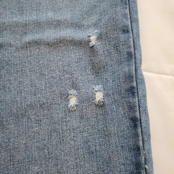 Cuffed Wide Leg Distressed Denim Jean Size 6 Like New - Picture 8 of 8